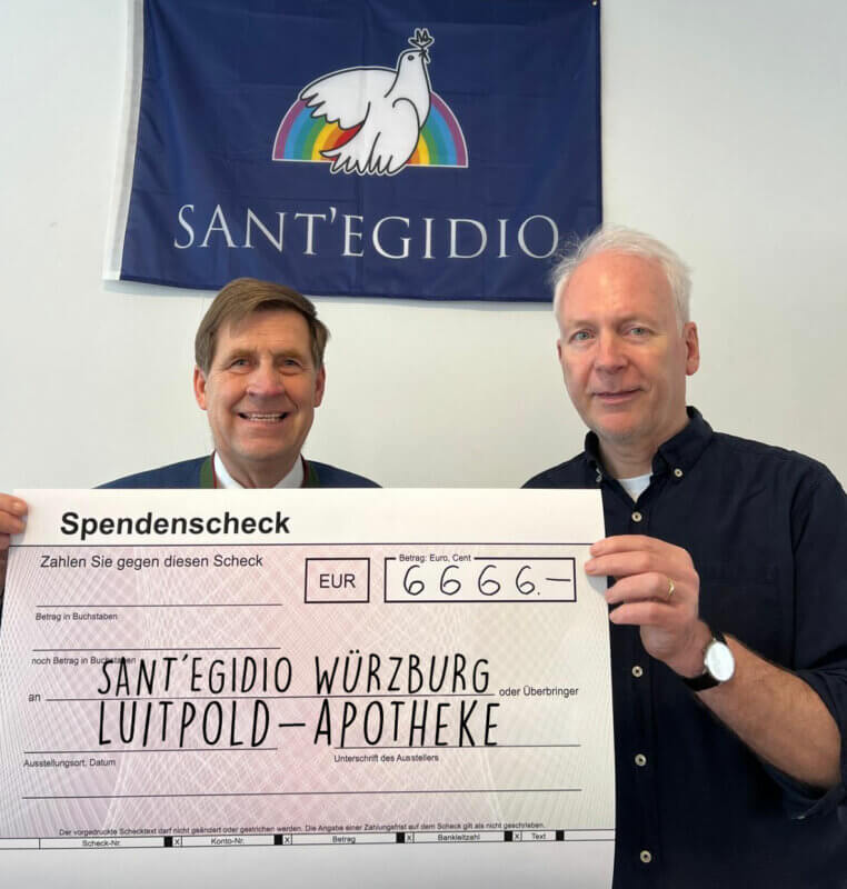 scheckuebergabe-luitpoldapotheke-sant-egidio-6666-euro-spende